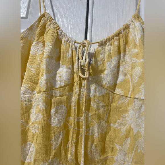Polly Brand Sz-8 Yellow & Cream  Floral Dress. - Picture 3 of 8